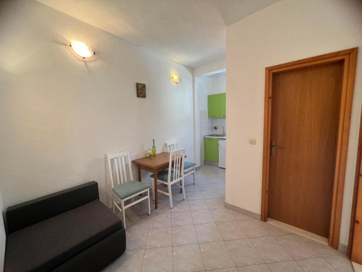 Apartments Jurisic Baška Voda Extérieur photo
